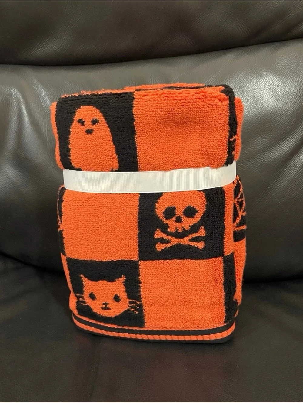 CARO HOME Halloween Checkered Hand Towels, Set of 2 Halloween Hand Towels